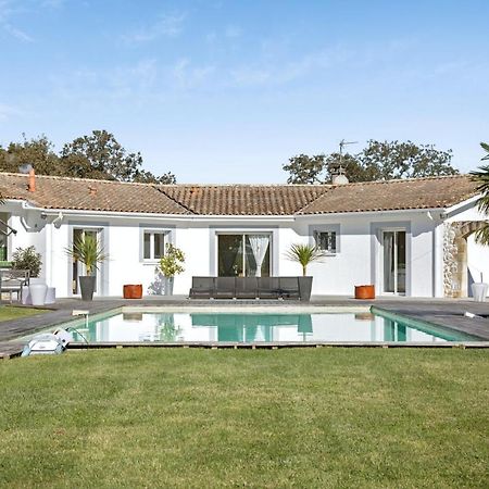 Villa Charmante A Saint-Germain-D'Esteuil Avec Piscine Privee Luaran gambar