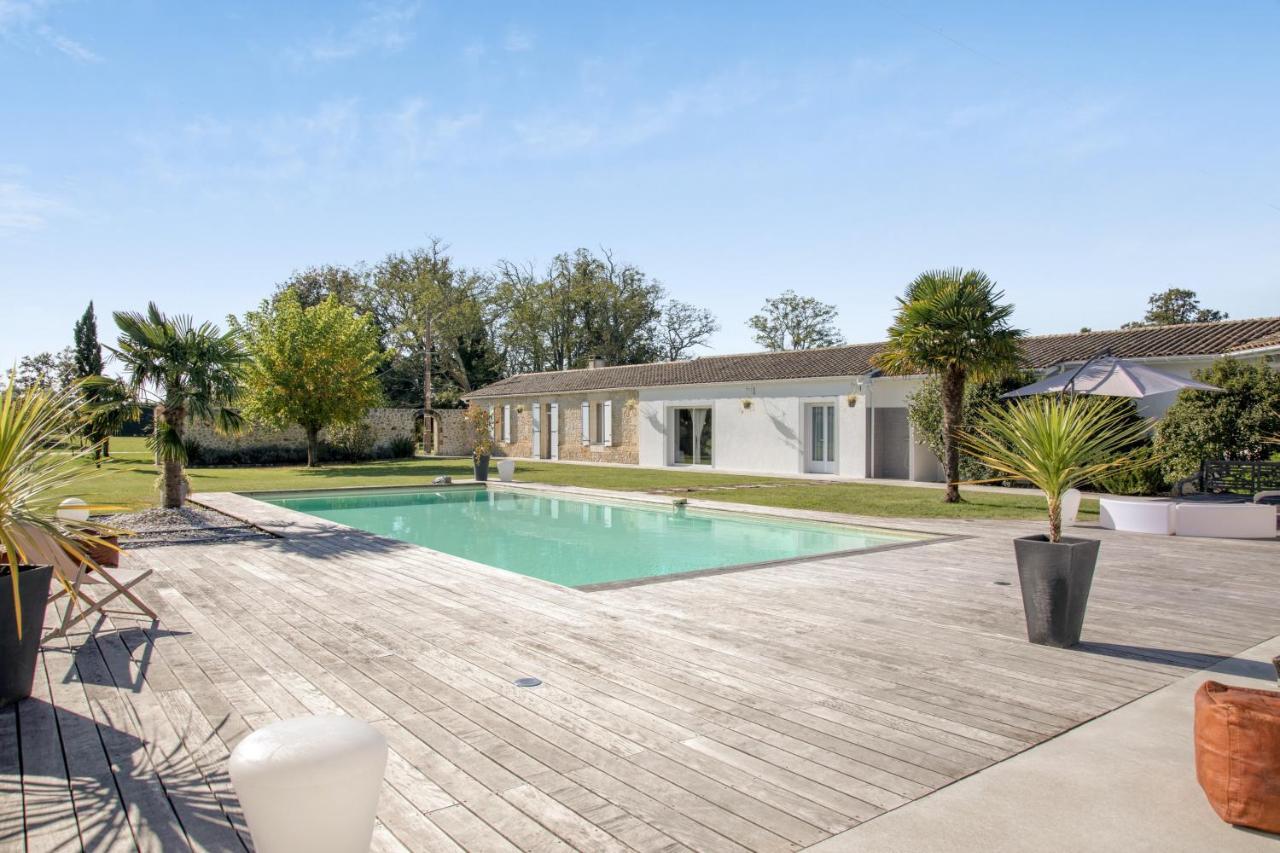 Villa Charmante A Saint-Germain-D'Esteuil Avec Piscine Privee Luaran gambar