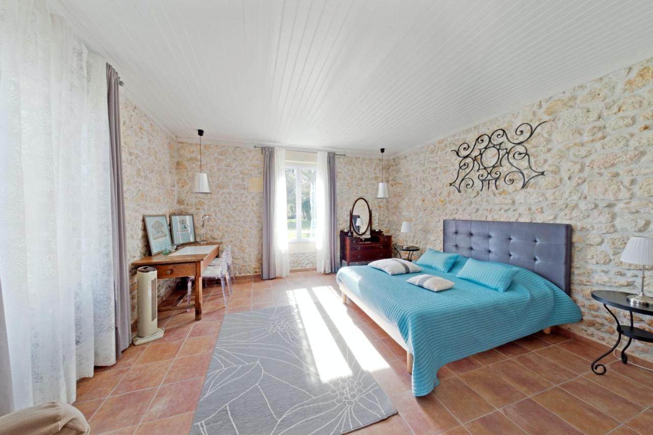 Villa Charmante A Saint-Germain-D'Esteuil Avec Piscine Privee Luaran gambar