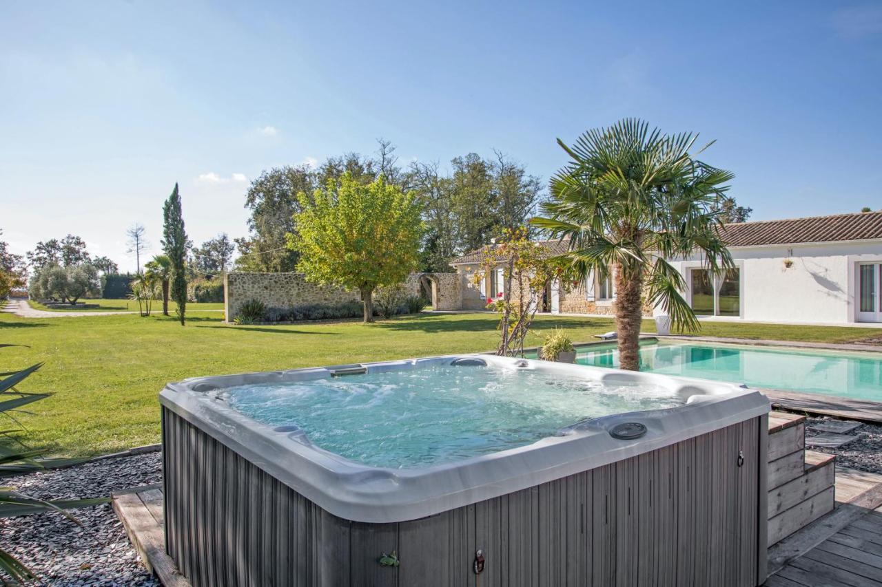 Villa Charmante A Saint-Germain-D'Esteuil Avec Piscine Privee Luaran gambar